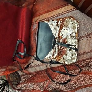 Marula oil bag makeup